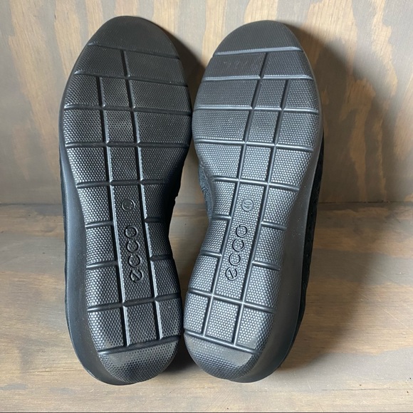 Ecco Lazer Cut Perforated Soft Wedge Slip-On Shoes 40 - Picture 8 of 12
